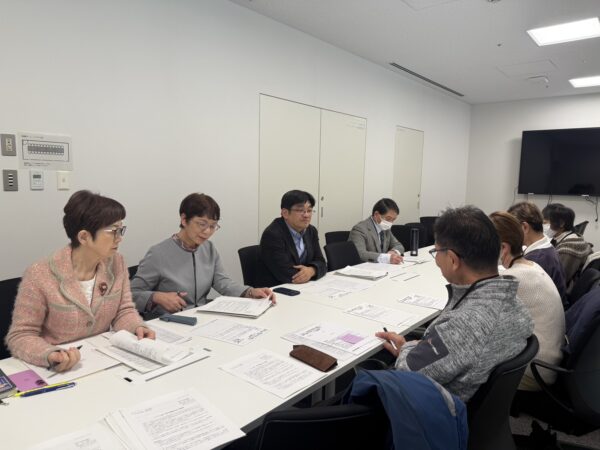 子どもたちの健やかな育ちの保障を　横浜保育問題協議会と懇談