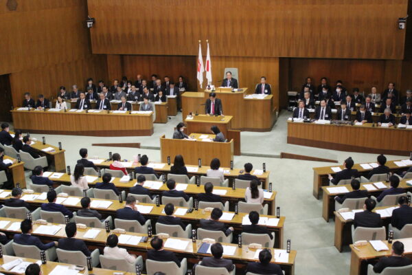 せっかく周回遅れで実施するのであれば理想の中学校給食を目指すべき！　～2月24日　本会議討論　その二