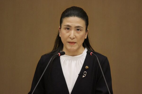 中東情勢下の「中小企業支援」、議員の「国保逃れ問題」などを宇佐美議員が追及