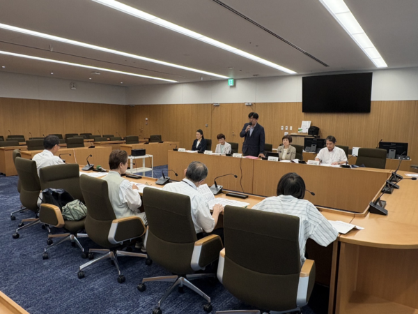 保育士配置の充実、保育労働者の処遇改善、保育料・給食費の無償化を目指し、横浜保育問題協議会と懇談