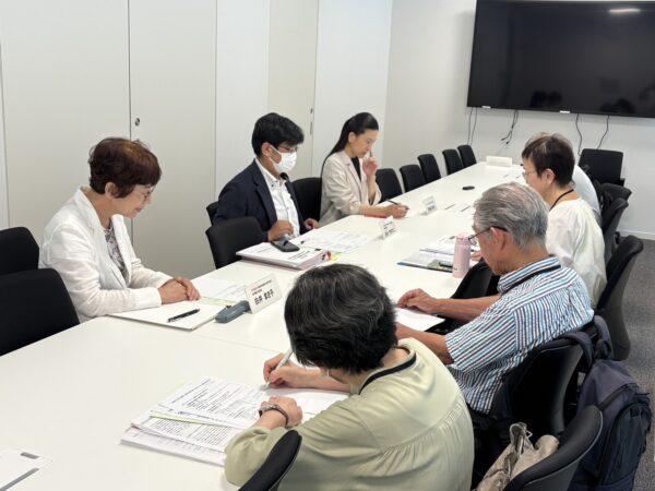 不登校の子どもを支える環境充実へ　こだまの会・トトロの会と次年度予算要望で懇談