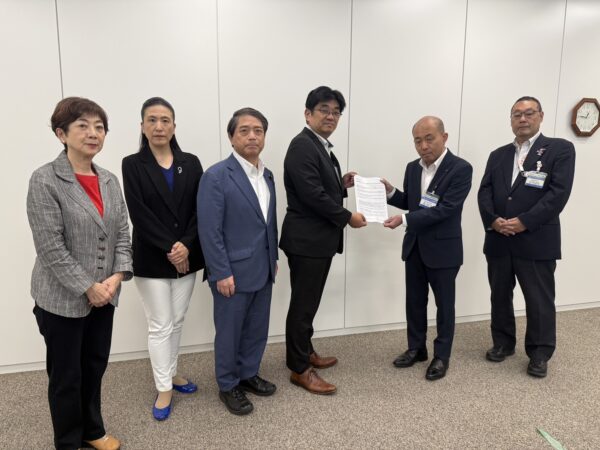 介護保険料の引き上げ中止と高齢者福祉の充実を求める申し入れ
